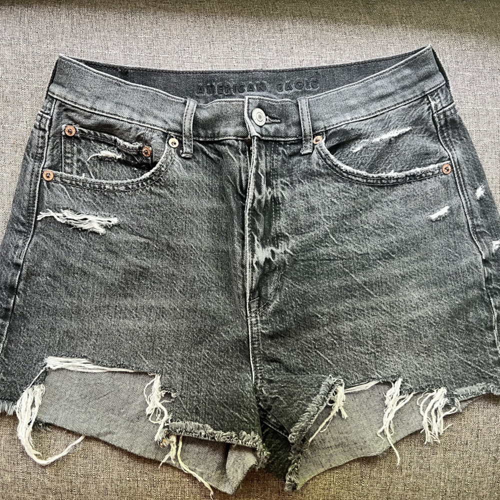 American Eagle Distressed Denim Shorts Size 8